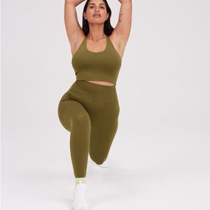 NWT - Girlfriend Collective Float Ultralight Leggings in Fern